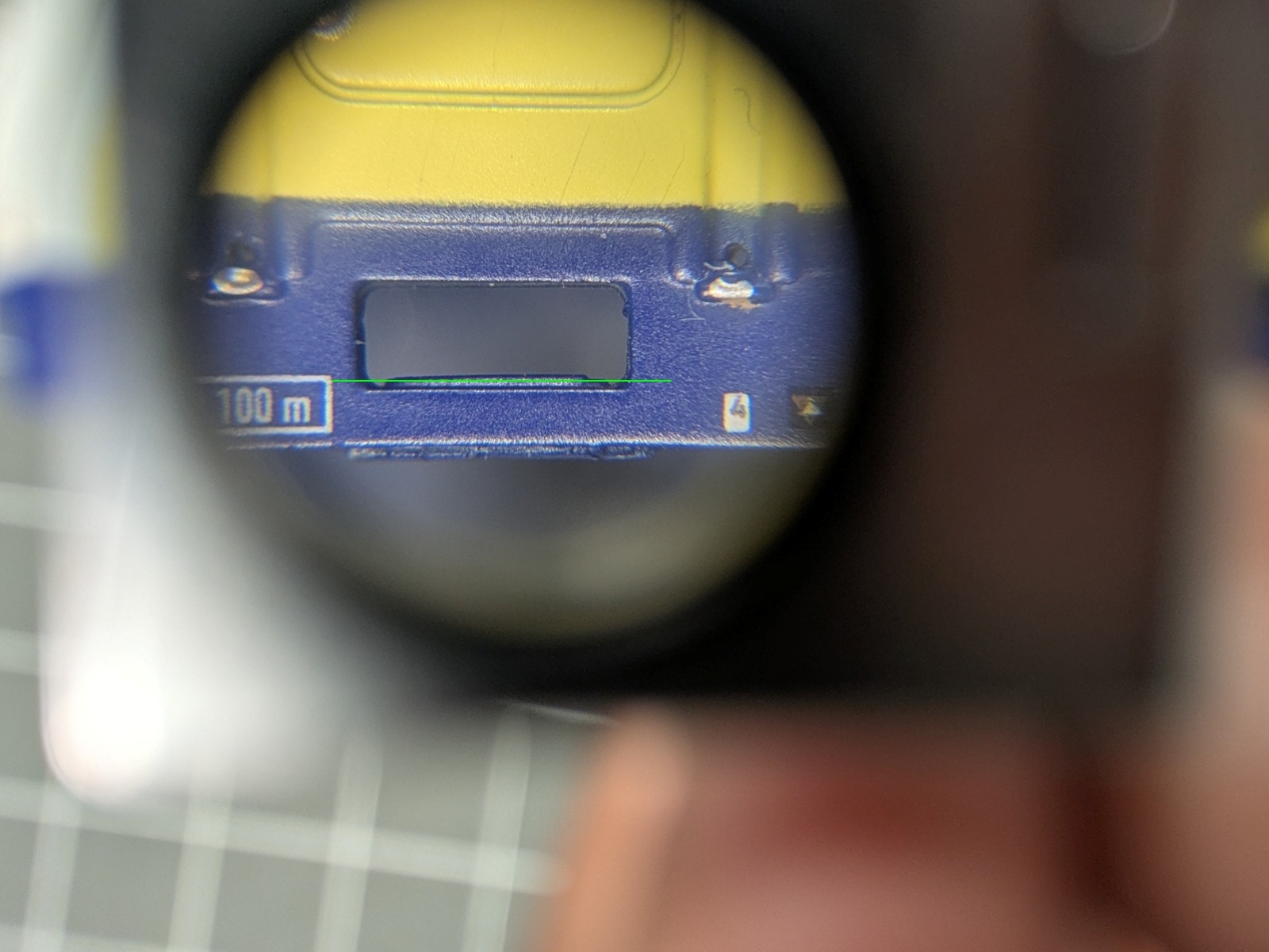 Montagekante am Lokkasten, die etwas begradigt werden muss